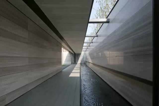 精练而不失内在，，，，，，，，素雅而不失意见意义