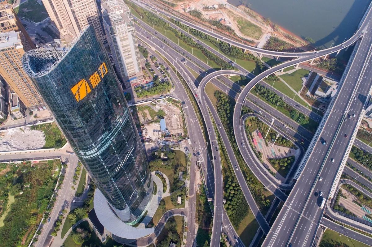 疏离与融合的平衡，，，，，修建与都会相生相成