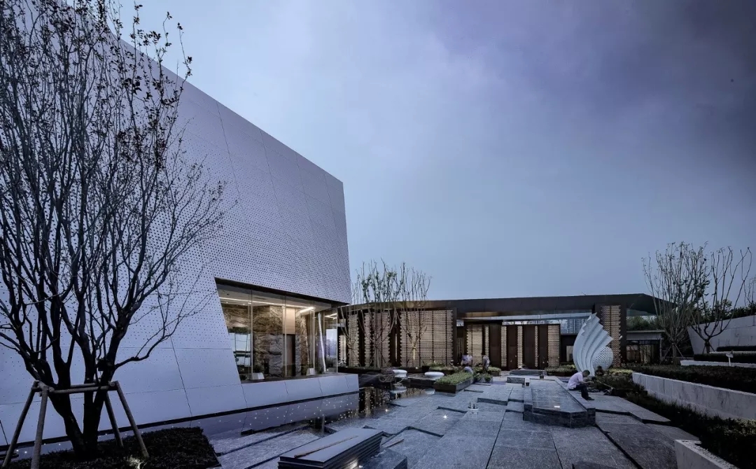 面向内庭院的洞口 by苏圣亮，，，，，恒峰g22修建设计