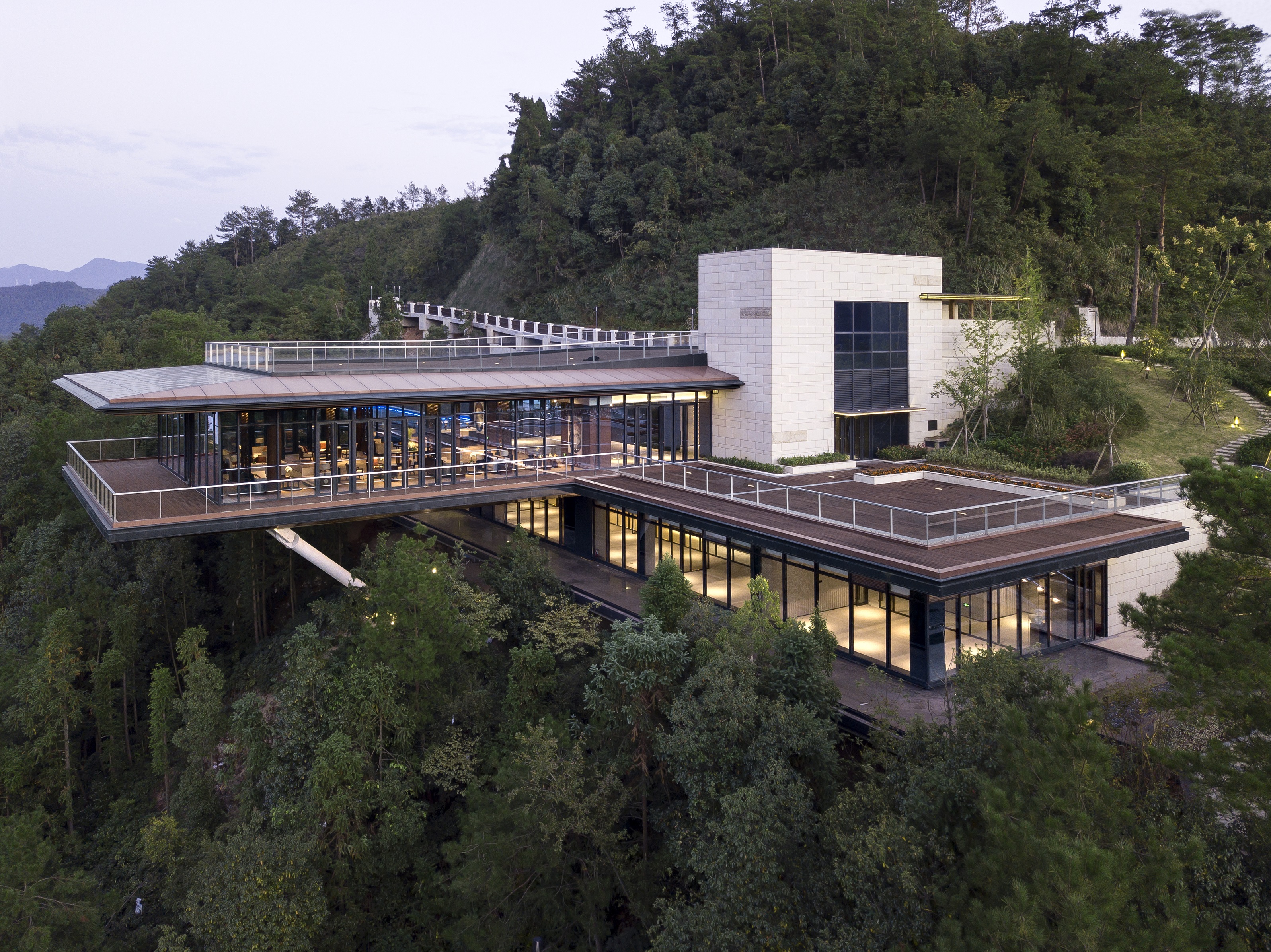 恒峰g22修建优异奖项目，，，，，，半岛小镇度假公寓