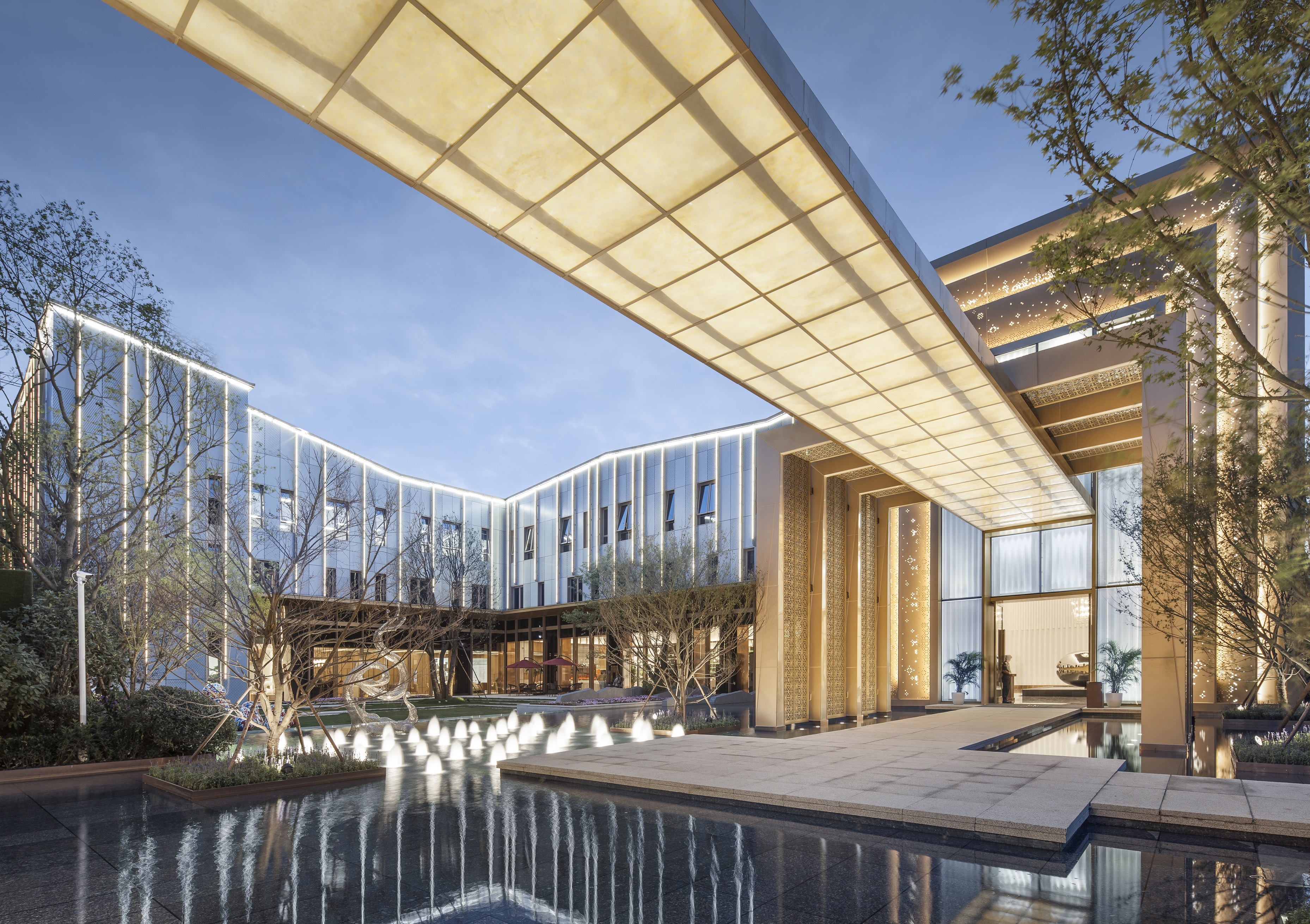 恒峰g22修建优异奖项目，，，，，，融信保利·创世纪树模区